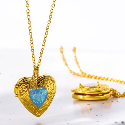 Herz Medaillon Kette Kupfer Vergoldet Mit Blau Weiß Imitation Opal Öffnungsfähiger Fotohalter Floral Geprägt Clavicle Kette
