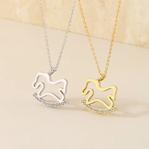 Schaukelpferd Anhänger Halskette Edelstahl Strass Hohl Süß Cartoon Schmuck Für Damen