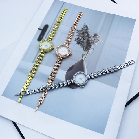Women Fashion Quartz Watch Elegant Alloy Leaf Bracelet Strap Rhinestone Mother Of Artificial Pearl Dial Jewelry Wristwatch