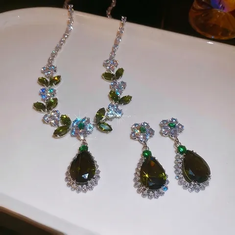 Set Di Gioielli Elegante Fiori Foglie Zircone Collana Orecchini Pera Verde Rame Silver Earring Post Per Donna Lusso Vintage