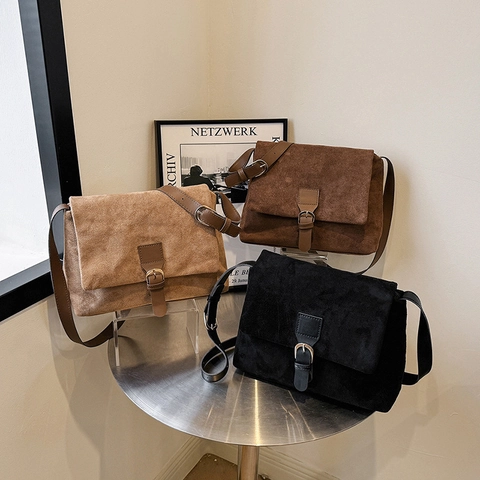 Bolso De Hombro Retro De Gamuza Para Mujer Cuero Sintético Cuadrado Tapa Con Solapa Correa Ajustable Estilo Urbano