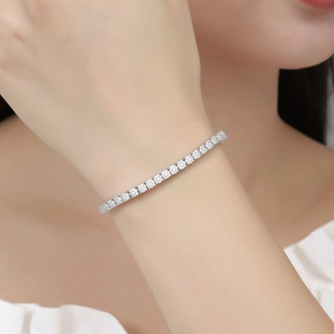 Elegante Pulsera Tennis de Aleación con Diamantes de Imitación para Mujer Minimalista de una Sola Fila Cuatro Garras Estilo Circonita Joyería de Lujo Regalo