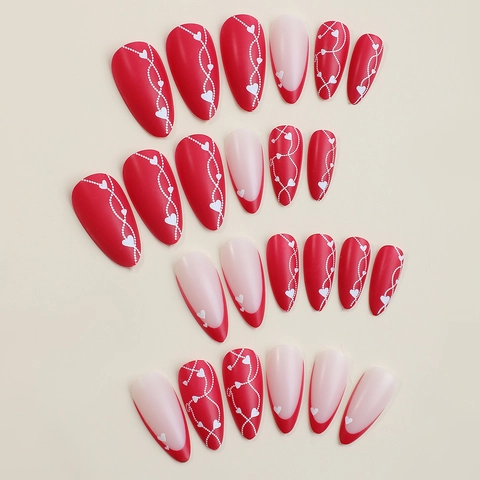 Amandelvorm Press On Nagels Lange Rode Franse Tips Met Witte Hart En Puntpatronen Voor Vrouwen Romantische Stijl