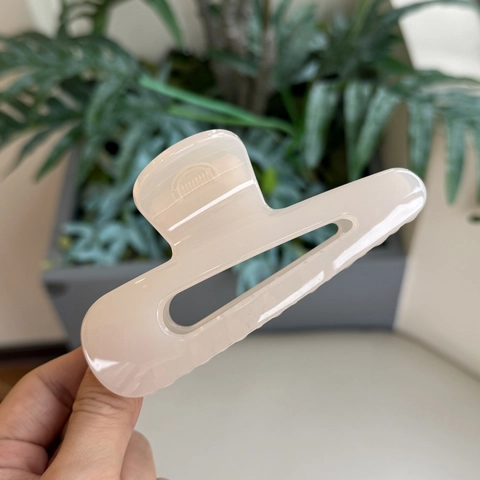 Large Hair Claw Clip Acrylic Hollow Out Teardrop Butterfly Shape Shark Clip Elegant Minimalist Hair Accessory For Women