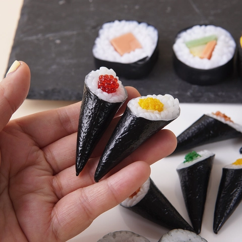 Simulación Realista Sushi Temaki Modelo PVC Comida Japonesa Artificial Llavero Adorno Para Accesorios De Fotografía Decoración De Escritorio