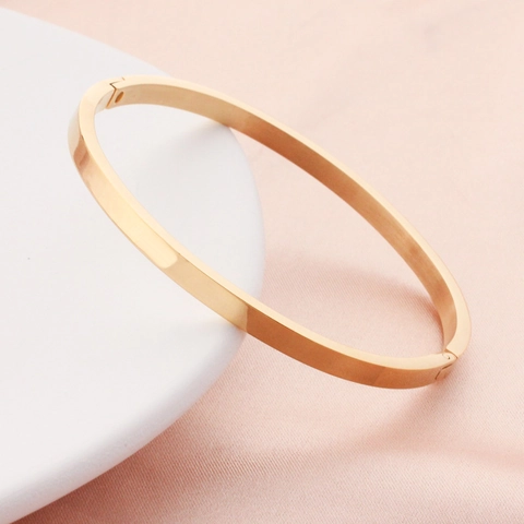 Brazalete Ovalado De Acero Inoxidable Pulido Minimalista Con Cierre De Bisagra Joyería De Moda Para Mujer