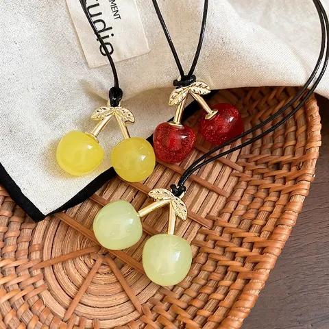 Collar Con Colgante De Cereza Acrílico Aleación Fruta Cuerda De Cera Ajustable Chic Dulce Joyería Pastoril Para Mujer