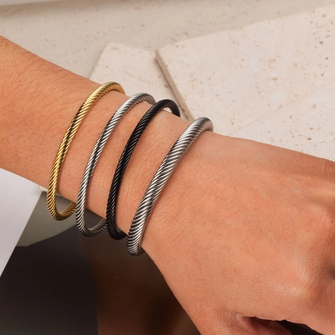 Bracciale A Polsino In Acciaio Inossidabile Aperto Cavo Intrecciato Liscio Geometrico Punk Gioielli Di Moda Uomo Donna