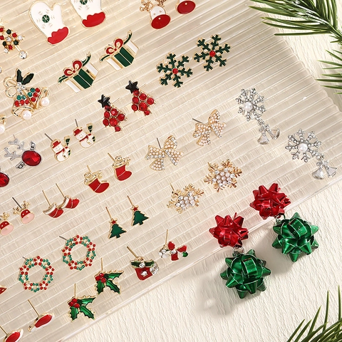 Pendientes De Botón De Navidad Aleación Esmalte Diamante Imitación Reno Árbol Copo Nieve Joyería Dibujos Animados Festivos Mujeres Con Poste De Acero