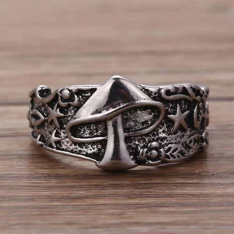 Vintage Mushroom Star Relief Alloy Ring For Men And Women Retro Forest Style Wide Band Jewelry Antique Silver Color