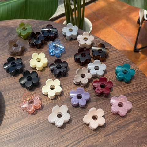 Flower Hair Claw Clip Elegant Resin Small Hairpin Sweet Shark Clip For Women Daily Headpiece Hair Accessories