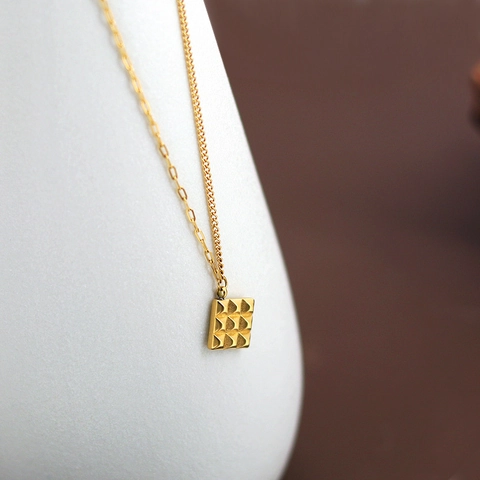 Retro Titanium Steel Square Pendant Necklace Asymmetrical Chain For Women 18K Gold Plated Studded Grid Geometric Jewelry
