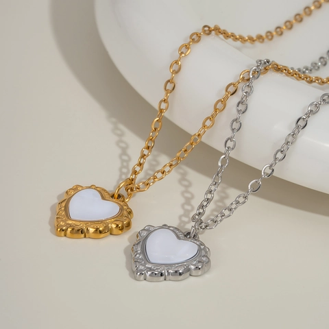 Collana con Pendente a Cuore Festonato Vintage Francese Acciaio Inossidabile 304 Placcato Oro Sottovuoto Gioielli Donna Impermeabile