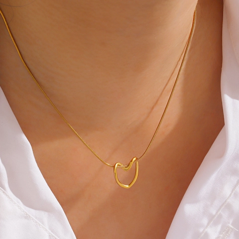 Collana Con Ciondolo A Cuore Cavo In Acciaio Inossidabile Placcato Oro 18K Catena A Serpente Gioielli Minimalisti Per Donna