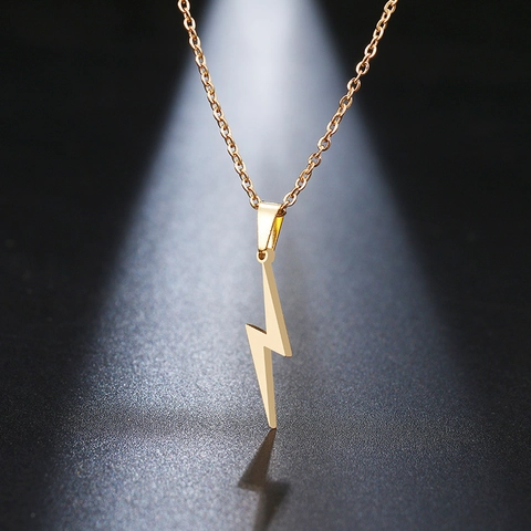 Collier Pendentif Éclair En Acier Inoxydable Bijoux Style Punk Minimaliste Tendance Pour Couples Unisexes