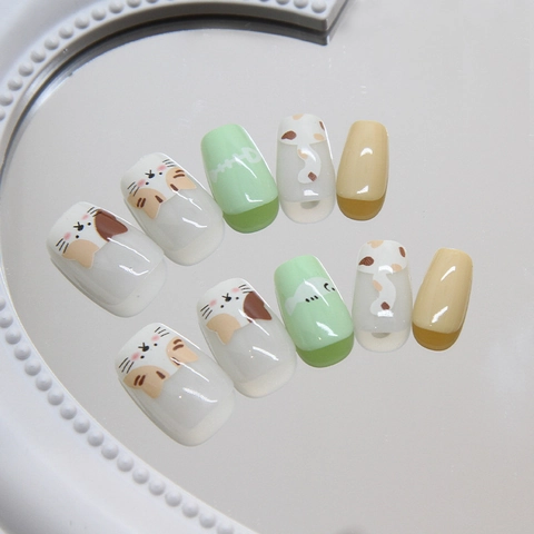 Press On Nails ABS Plastic Detachable Cute Cat Fish Pattern Short Round Square For Kids Girls Daily Wear Sweet Style Glossy