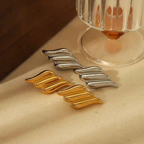 Pendientes De Botón Con Alas De Ángel Acero Inoxidable Baño Oro 18K Textura Nervada Ondulada Joyas De Moda Para Mujer