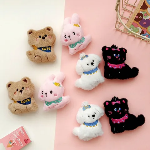 Broches Animaux En Peluche Dessin Animé Ours Chat Chien Lapin Poupées Brodées Douces Pour Décoration Sac Vêtements Accessoires DIY