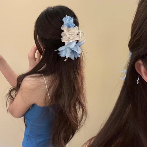 Large Fabric Flower Hair Claw Clip Elegant Simulation Floral Shark Clip Non Slip Hair Accessories For Women Vacation