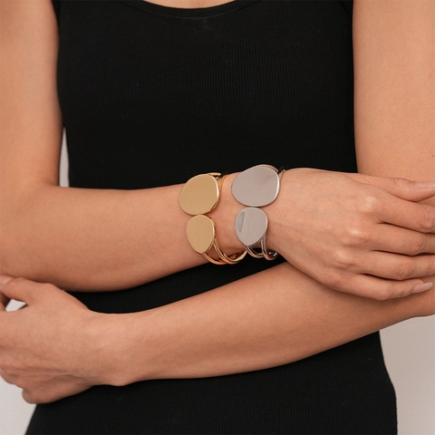 Minimalistischer Geometrischer Lagiger Offener Armreif Legierung Unregelmäßiger Kieselstein Statement Armband Für Damen Elegant