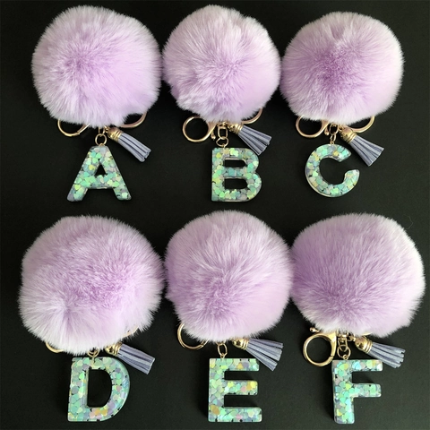 Portachiavi con Pompon Viola Ciondolo a Lettera in Resina Paillettes a Cuore Nappina Anello in Metallo Oro Decorazione Borsa Donna