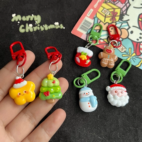 Simpatici Portachiavi Di Natale Resina Babbo Natale Pupazzo De Neve Omino Di Pan Di Zenzero Ciondoli Decorativi Per Zaino