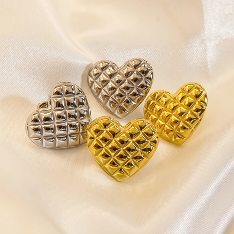 Pendientes De Corazón De Acero Inoxidable Con Patrón Acolchado Pendientes De Botón De Corazón Para Mujer Elegante Clásico Dorado