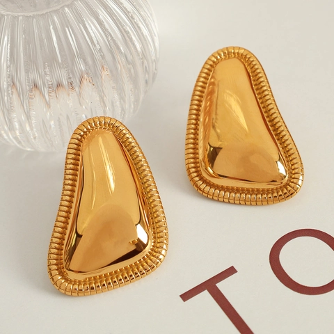 Orecchini a Bottone Geometrici in Acciaio al Titanio Placcati Oro 18K Vintage con Bordo Strutturato per Donna Gioielli di Moda