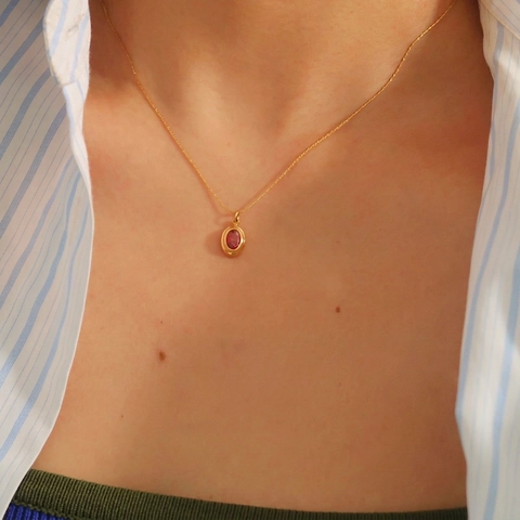 Collana con Pendente Ovale in Zirconia in Acciaio al Titanio Placcato Oro Vintage per Donna Elegante Gioiello Estetico