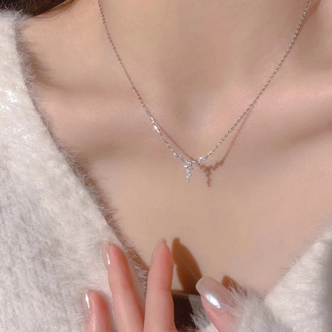 Minimalist Silver Color Alloy Star River Pendant Necklace For Women Rhinestone Inlaid V Shaped Clavicle Chain Jewelry Gift