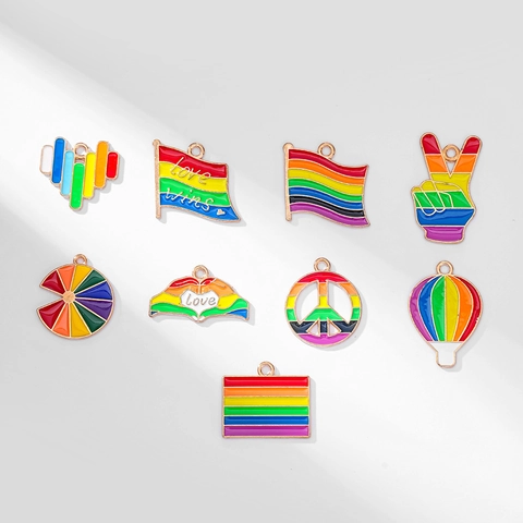 Ciondoli In Lega Di Smalto Arcobaleno Pendenti Orgoglio Cuore Segno Della Pace Bandiera DIY Accessori Per Gioielli