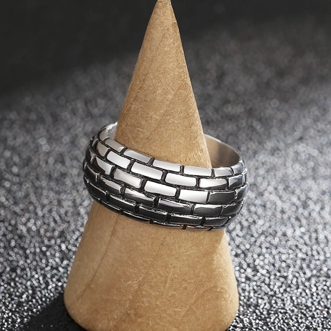 Bague Homme Acier Titane Large Bande Texture Mur Briques Rétro Noirci Punk Style Industriel Bijoux Gothiques