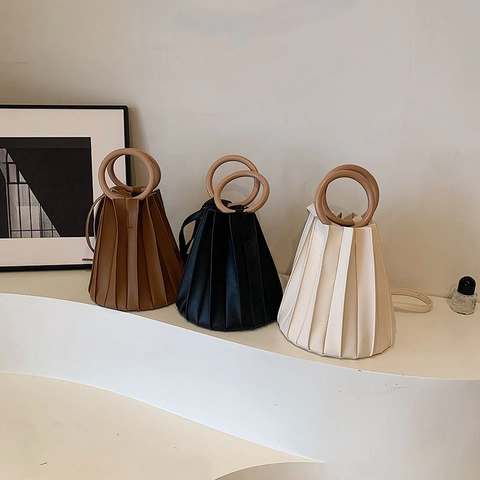 Sac Seau Plissé En Similicuir PU Avec Poignée Anneau En Bois Sac À Bandoulière Style Rétro Français Pour Femmes
