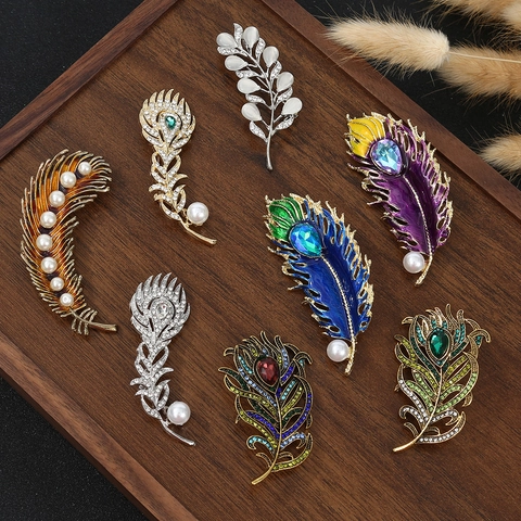 Vintage Peacock Feather Brooch Alloy Rhinestone Inlaid Crystal Enamel Pins Imitation Artificial Pearl Elegant Clothing Accessories