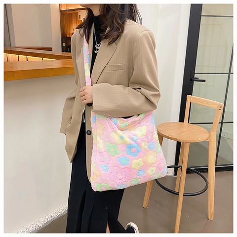 Women Plush Floral Tote Bag Spacious Soft Faux Fur Shoulder Crossbody Bag Cute Fresh Style Casual Handbag