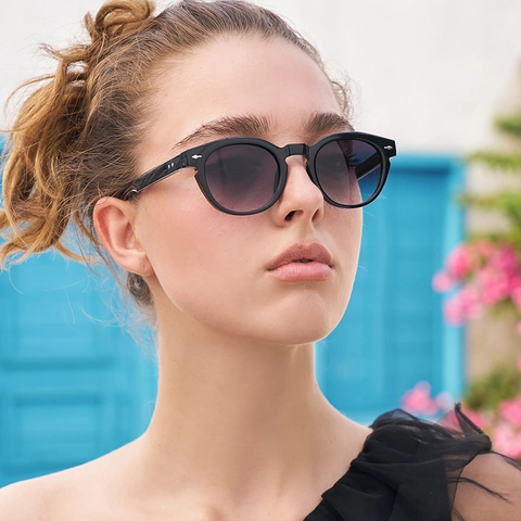 Vintage Runde Sonnenbrille Damen PC Verlaufsgläser UV400 Schutz Silberne Nietendekoration Mode Outdoor Brillen