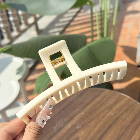 Extra Large Matte Plastic Hair Claw Clip For Women Butterfly Buckle Shark Clip Korean Ins Style Trendy Hair Accessories