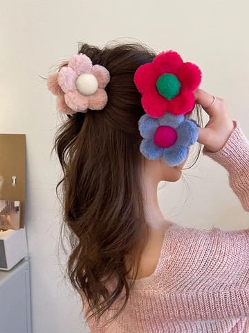 Plush Flower Hair Claw Clip Faux Fur Sweet Floral Shark Clip Autumn Winter Headwear For Women Girls