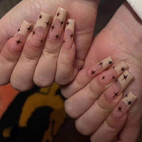 Unghie Finte Lunghe Coffin Rosa Nudo French Tip Motivi Stelle Nere Plastica Unghie A Pressione Per Donne Moda