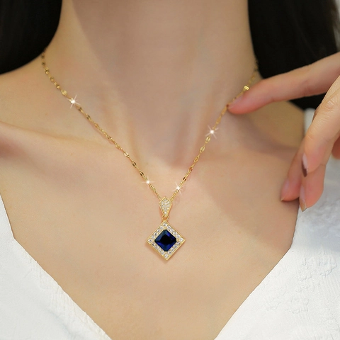 Halsketting En Oorbellen Set Met Ruitvormige Edelstenen Titaniumstaal Koper En Zilveren Oorsteker Elegante Sieradenset Voor Dames