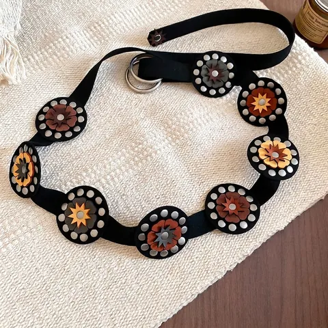 Bohemian Vintage Taillengürtel Kunstleder Florale Runde Patches Silberne Nieten Doppel O-Ring Ethnischen Stil Damen