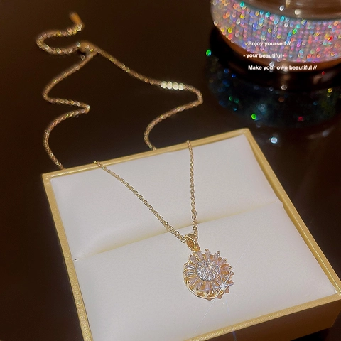 Luxe Titaniumstaal Zonnebloem Hanger Ketting Glanzende Zirconia Ingelegd Verstelbare Sleutelbeen Ketting Sieraden Vrouwen Cadeau