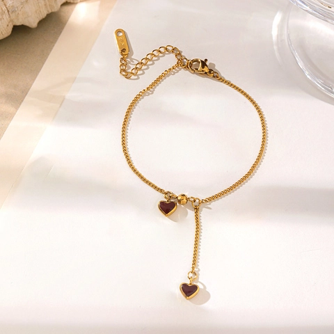 Collana con Ciondolo a Doppio Cuore Rosso Vino Stile Francese in Acciaio al Titanio Placcato Oro per Donna