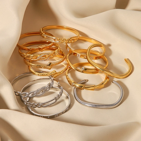 Edelstahl Armreif 18K Vergoldet Herz Stern Geometrisch Gedrehte Textur Zirkon Inlay Eleganter Schmuck Damen