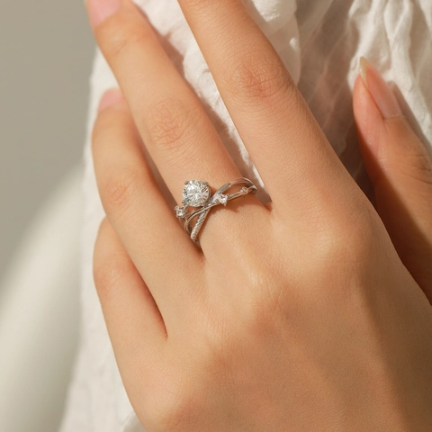 Ring Aus 925 Sterling Silber Moissanit Überkreuzt Geometrisch Funkelnd Luxus Elegant Hochzeitsschmuck Für Damen