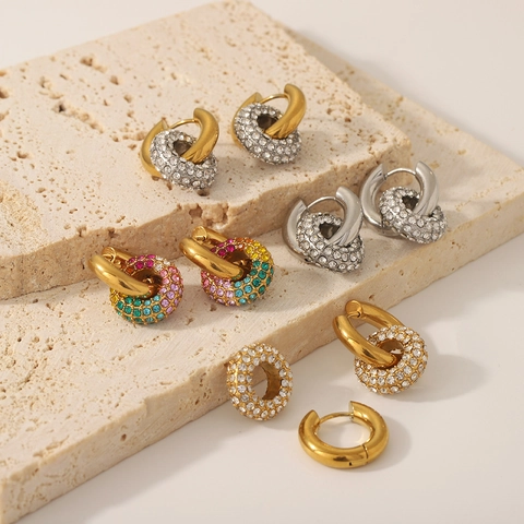 Huggie Creolen Titanstahl Pave Zirkonia Donut Anhänger Bunte 18K Vergoldet Modeschmuck Damen