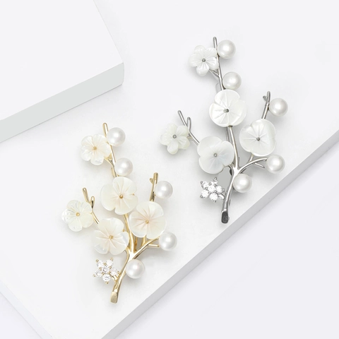 Elegant Chinese Style Plum Blossom Brooch Copper With Freshwater Pearl Mother Of Pearl Zirconia Flower Branch Pin For Women Wedding Banquet Jewelry