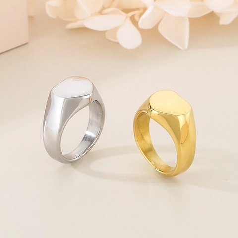 Minimalist Heart Signet Ring Stainless Steel High Polish Versatile Fashion Jewelry For Women