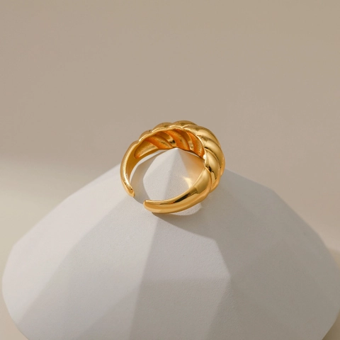 Anillo Trenzado Croissant Cobre Chapado En Oro 18K Minimalista Espiral Acabado Espejo Ajustable Abierto Joyería Mujer