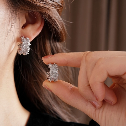 Micro Paved Zircon C-Shaped Hoop Earrings With Silver Earring Post Copper Luxury Fashion Versatile For Women